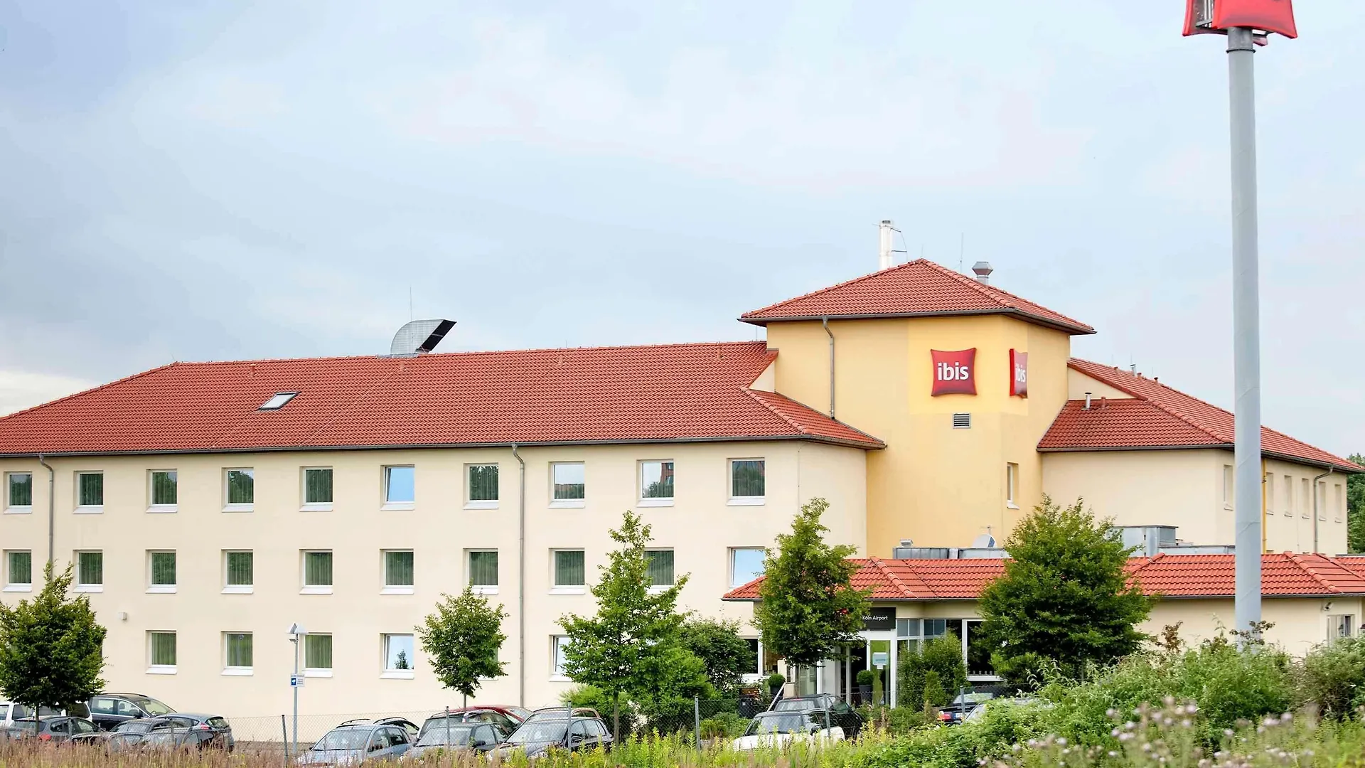 Ibis Hotel Koeln Airport location