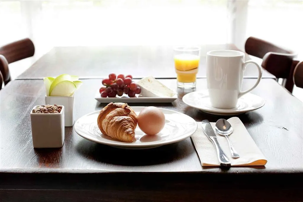 Ibis Hotel Koeln Airport 3*, Colonia